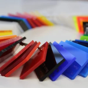 Skreddersydd farget akrylglass – Plexiglass, UV-beskyttet
